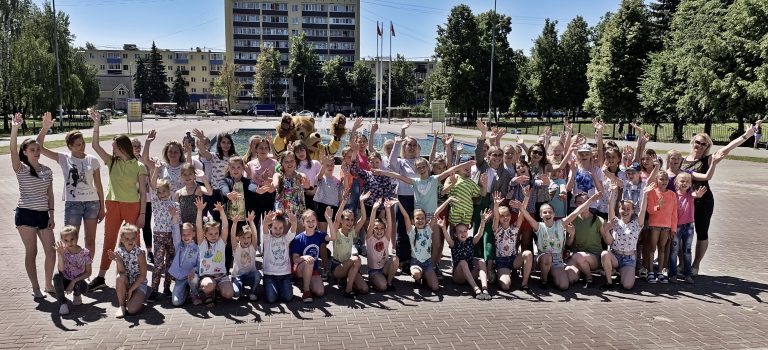 В преддверии Всемирного дня окружающей среды и Дня эколога студенты приняли активное участие  танцевальном  флэшмобе